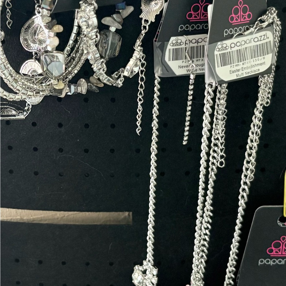 $19 for 5 pieces of your choice plus one piece at no cost.